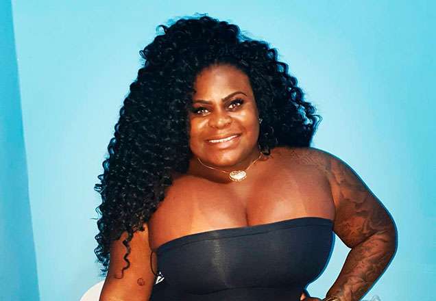 De cabelo rosa, Jojo Todynho curte dia de praia nos Estados Unidos