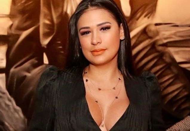 Sertaneja Simone engorda 8 quilos e anuncia dieta