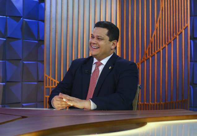Poder em Foco recebe Davi Alcolumbre neste domingo (3)