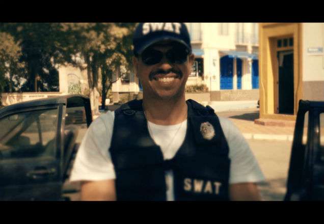 Buddy Cops: Subtenente Falconi e agente J derrotam o crime no último episódio