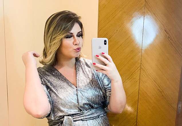Marília Mendonça posa com barrigão imenso e enaltece a beleza da mulher grávida