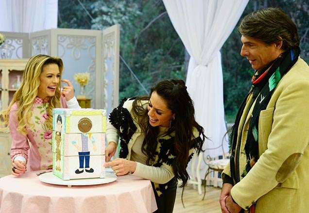 Bake Off Brasil desafia confeiteiros com bolo giratório de três andares neste sábado