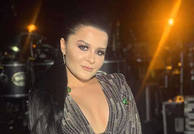 Maraisa, da dupla com Maiara, mostra corpaço enxuto durante show