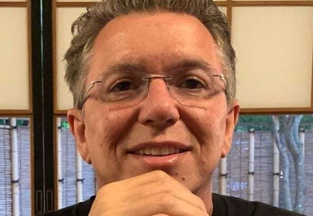 Youtubers dizem não ao "BBB" da Globo e Boninho faz deboche em rede social