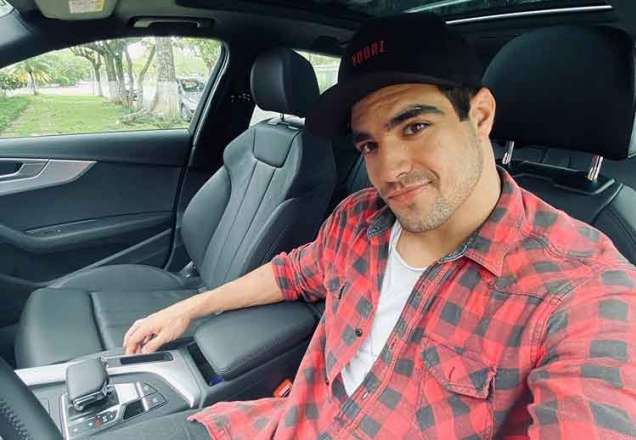 Caio Castro erra no português e é corrigido pela própria mãe
