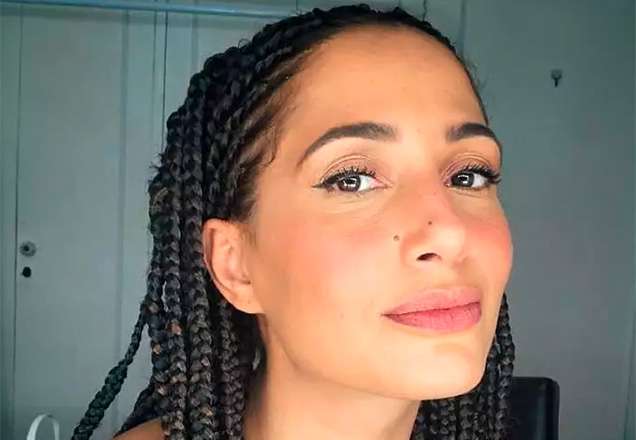 Pela primeira vez, Camila Pitanga posa ao lado da namorada em evento