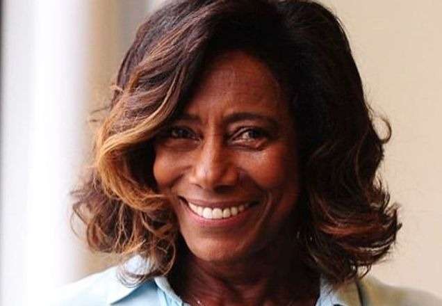 Em vídeo, Glória Maria rebate comentário de Cid Moreira: "Velha é a mãe!"