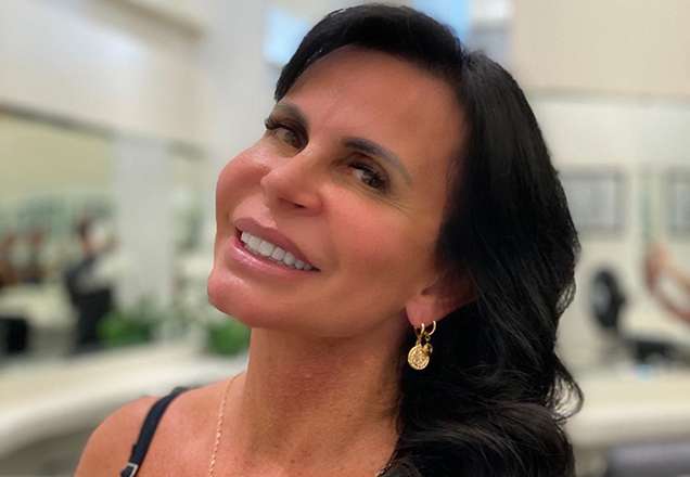 Gretchen alerta fãs para golpe que envolve seu nome