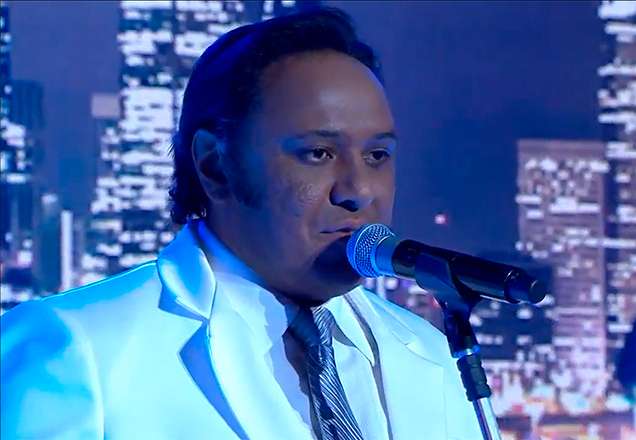 Estavam com saudade? Cantor lírico Rinaldo retorna ao Programa Raul Gil e faz apresentação emocionante