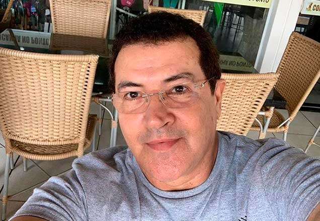 Beto Barbosa passa mal e deixa o palco durante show em João Pessoa
