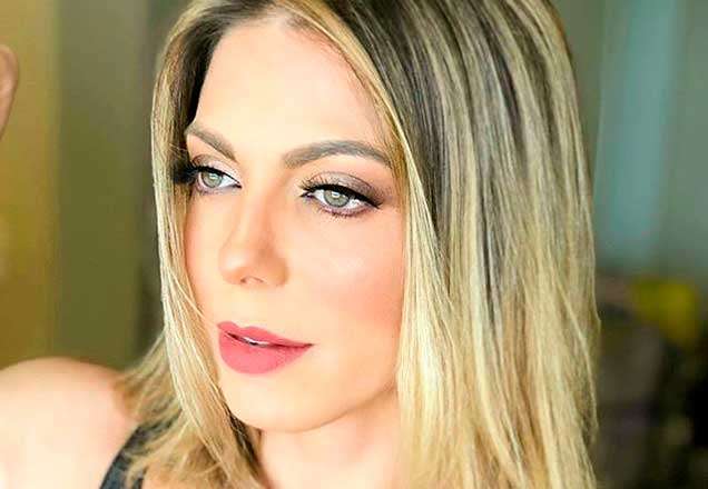 Sheila Mello posta foto da filha e semelhança entre elas chama atenção