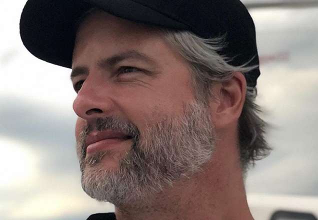 Irmã defende o sertanejo Victor Chaves e gera polêmica na internet