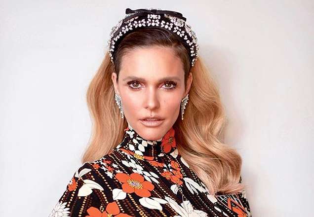 Fernanda Lima mostra o rostinho da filha, Maria Manoela, pela primeira vez