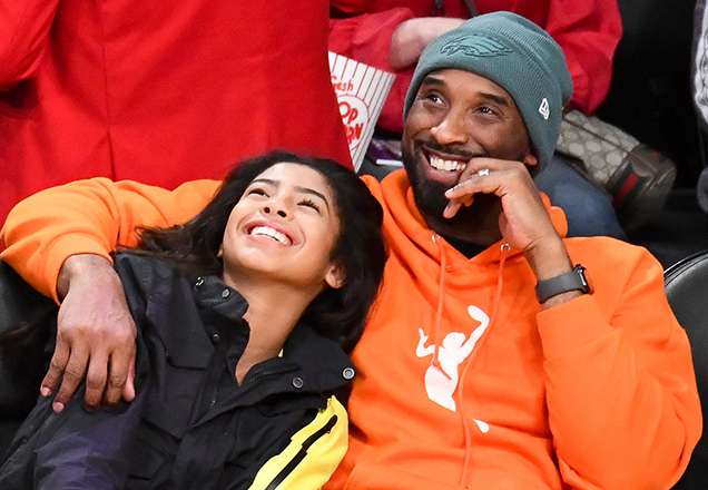 Paulo Coelho presta homenagem e exibe mensagem deixada por Kobe Bryant antes do acidente