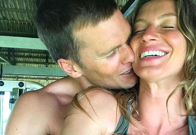 Tom Brady, marido de Gisele Bündchen, mostra foto raríssima da modelo exibindo o corpão