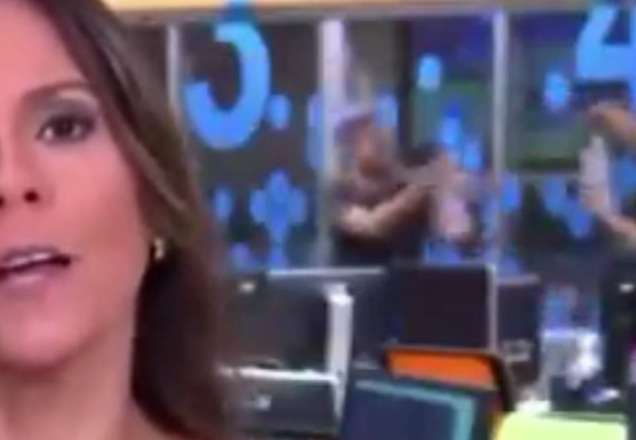 Funcionários de canal de TV fazem guerra de álcool em gel