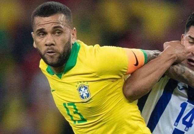 Jogador Daniel Alves, do São Paulo, tem carro roubado