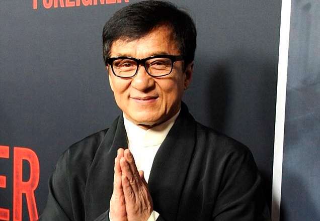 Jackie Chan oferece recompensa milionária para quem descobrir cura para o coronavírus