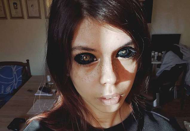 Chocante! Tatuador comete erro grave e deixa modelo parcialmente cega