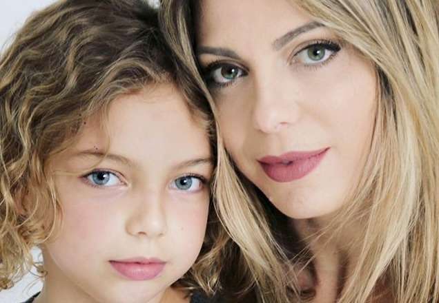 Fofura: filha de Sheila Mello aparece cantando música da banda Melim