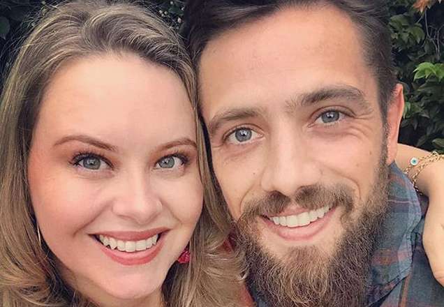 Esposa de Rafael Cardoso fala sobre ciúmes ao ver marido em cenas quentes