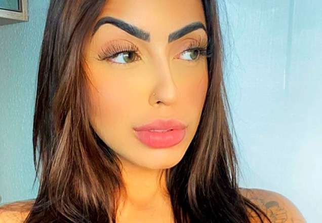 MC Mirella vai às lagrimas e desabafa na web: "Não aguento mais"