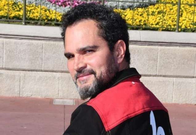 Olha essa mudança: Luciano Camargo posta "antes e depois"