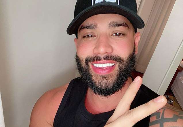 Gusttavo Lima radicaliza no visual e Andressa Suita comenta: "Cadê o meu marido?"