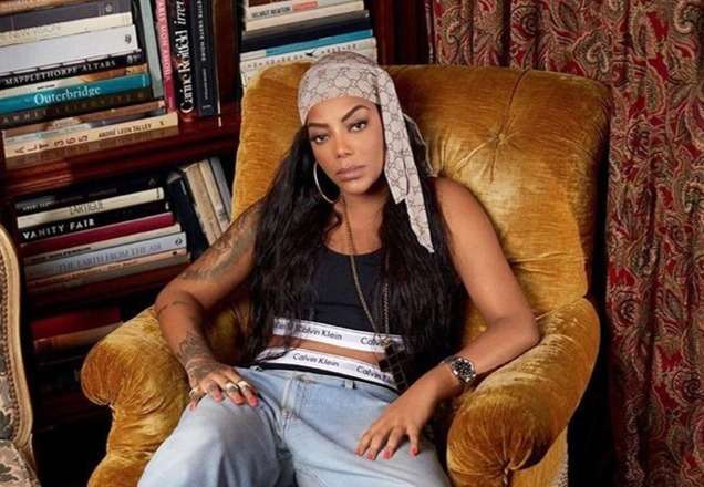 Exclusivo! Ludmilla fica de olho para não ter salário atrasado