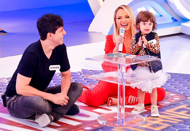 Menina de 2 anos decora todas as capitais do país e deixa Eliana espantada