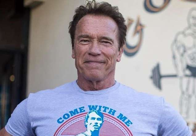 Aprenda a lavar as mãos com Arnold Schwarzenegger para evitar Covid-19