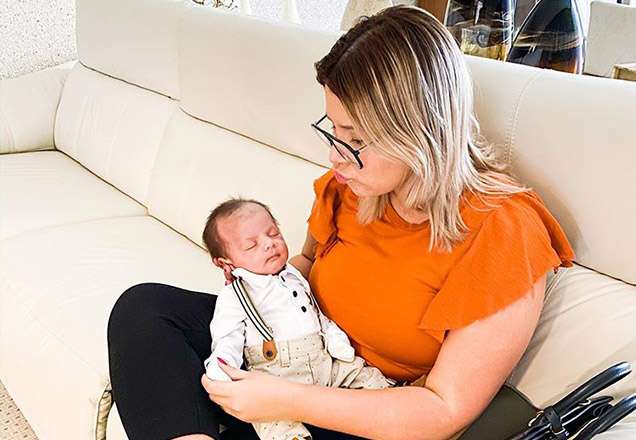 Marilia Mendonça comemora aniversário de Léo e revela indignação