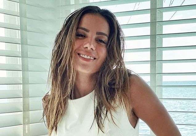 Anitta rebate crítica de seguidor sobre Covid-19: "Não sou médica"