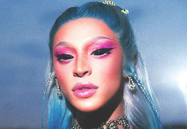 Pabllo Vittar solta a voz e pede aos fãs: "Fiquem em casa"