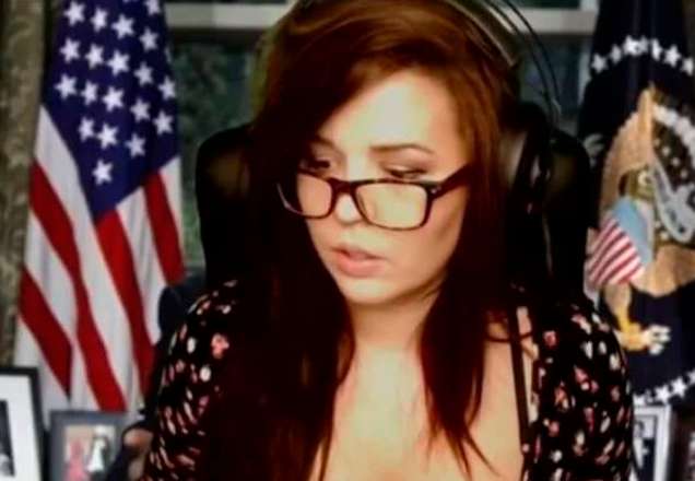 Streamer é banida para sempre após instigar pessoas a transmitirem coronavírus