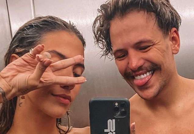Voltaram? Saulo Poncio posta foto ousada com Gabi Brandt