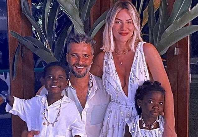 Giovanna Ewbank revela se emocionar facilmente com filhos: "Choro de amor"