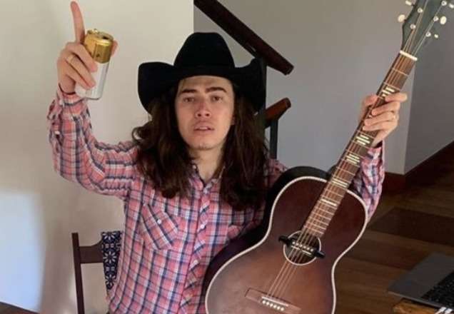 Whindersson Nunes faz imitação de live histórica do Gusttavo Lima; veja