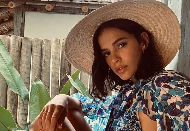 Bruna Marquezine diz não ser tão rica quanto pensam: "Glamourizam a profissão"