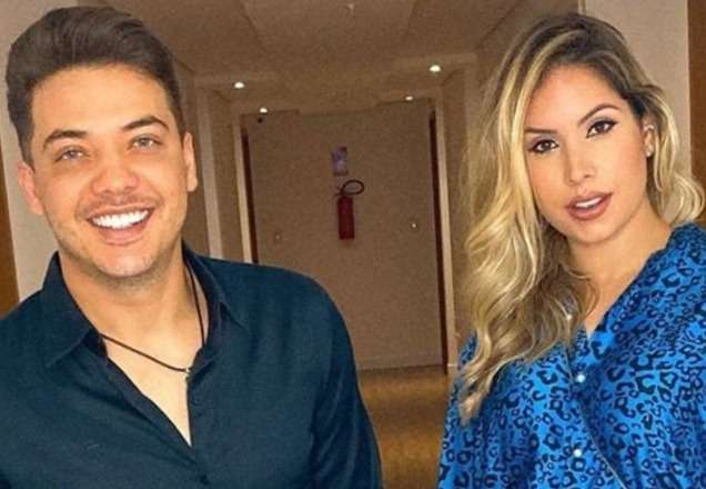 Brega ou fofo? Wesley Safadão aparece com foto da esposa em chapéu gigante; veja
