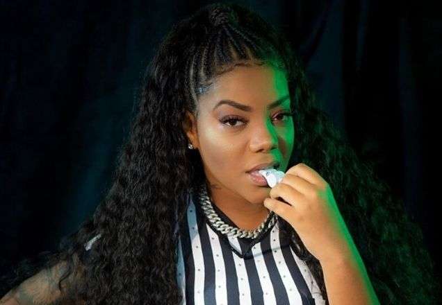 "Banho" de Ludmilla viraliza em live de aniversário