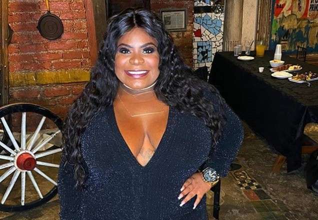 Jojo Todynho posa sem sutiã e deixa tudo à mostra