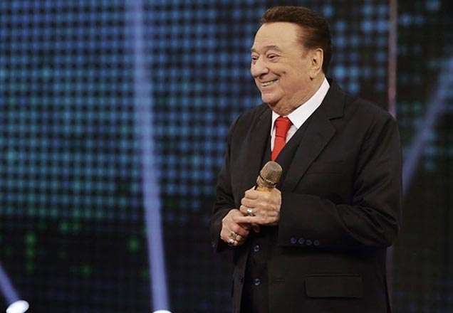 Raul Gil tranquiliza fãs após passar por nova cirurgia