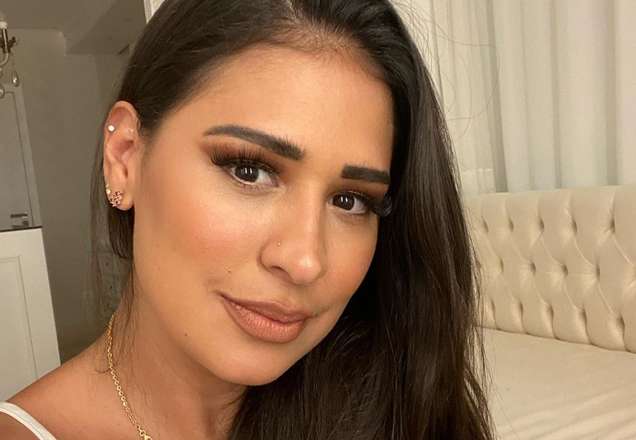 Simone aparece com look justinho: "A coleguinha tá diferente"