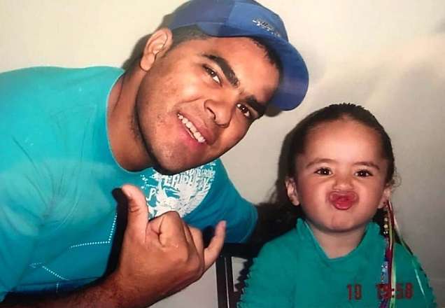 Celso Andrade ao lado de Maisa, quando criança