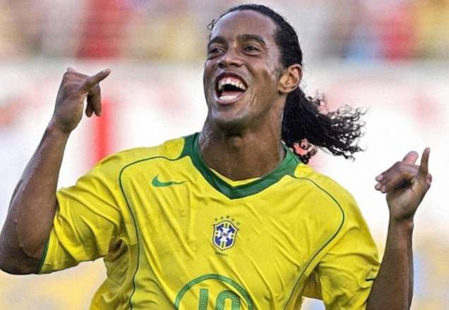 Ronaldinho Gaúcho faz primeira postagem nas redes sociais após deixar presídio; veja o que ele disse