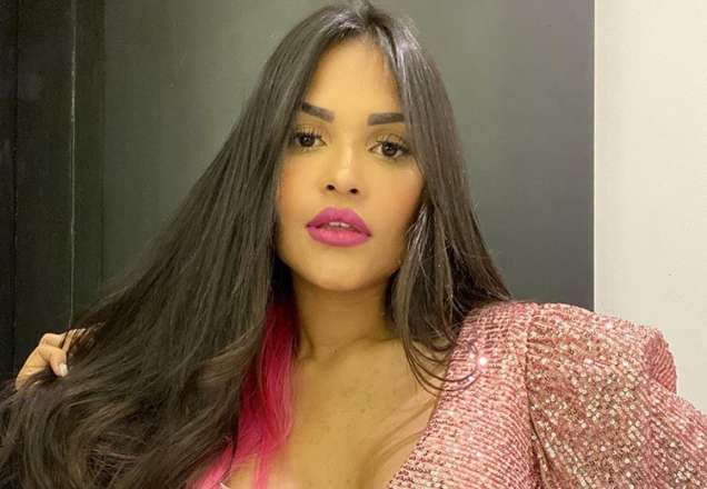 Flayslane tira curativo e mostra resultado de rinoplastia