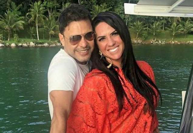Graciele Lacerda posa agarradinha com Zezé Di Camargo
