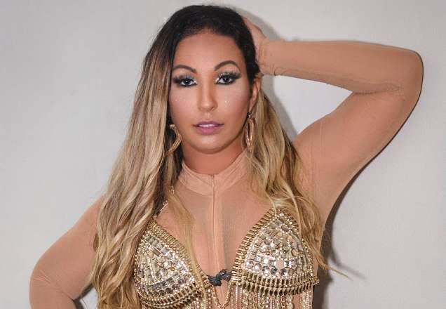 Valesca Popozuda desabafa e diz que a mãe ficou sem comer porque a patroa reclamou
