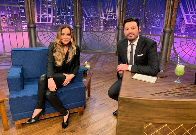 No The Noite, Cris Arcangeli dá consultoria especial e recorda carreira